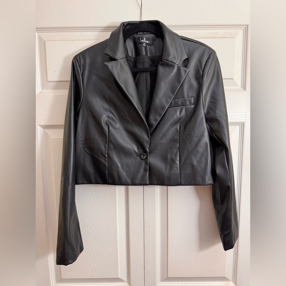Lulu's Black Cropped Sleek Blazer
